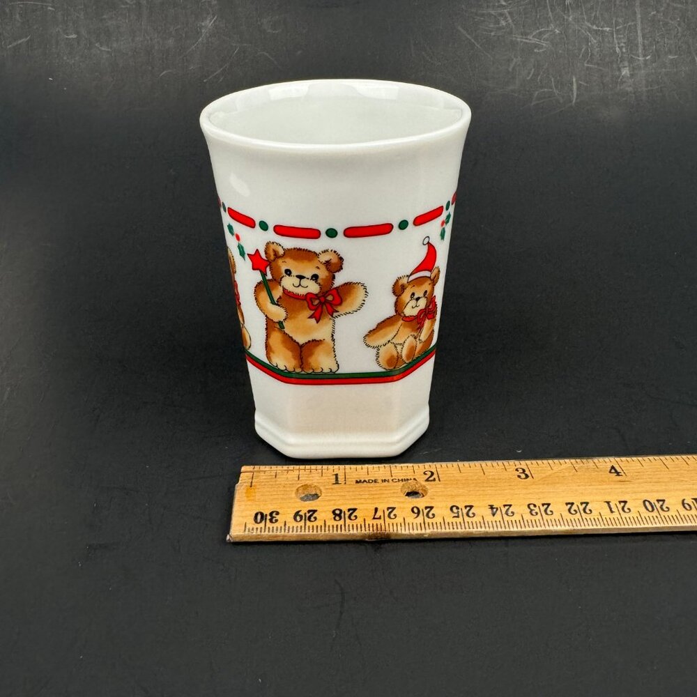 Vtg Hallmark Ceramic‎ Bathroom Cup Teddy Bear Christmas Theme Replacement 5fl oz